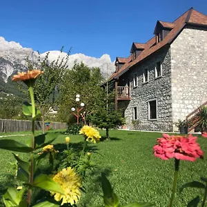 Kompleksi Zorgji , Theth Albania